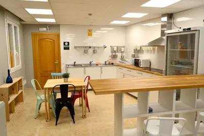 Una cocina o zona de cocina en Alda Estella Hostel