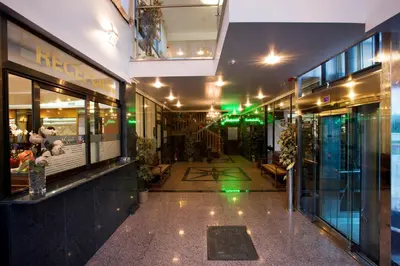 El vestíbulo o zona de recepción de Hotel Marivella