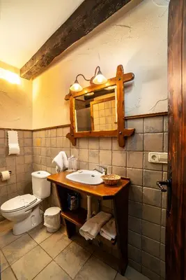 Un baño de Posada Elbete