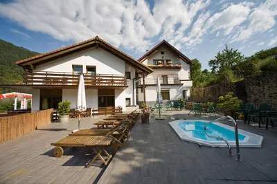 Piscina en o cerca de Hostal Rural Salazar