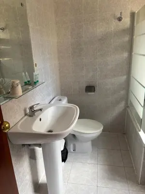 Un baño de Hostal Legaz