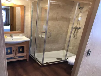 Un baño de Hotel Sarao 3000