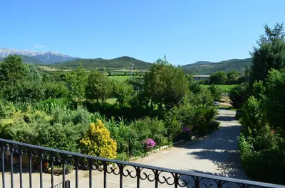 Paisaje cerca of this country house
