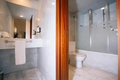 Un baño de Hostatgeria de Poblet