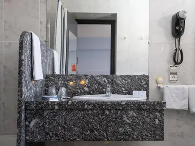 Un baño de Hotel Querol