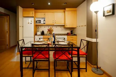 Una cocina o zona de cocina en Inmocyma Antigua Casa Chuanina, bajo-Benasque