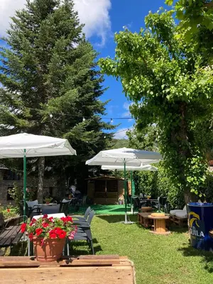 Jardín al aire libre en Hotel Mariana