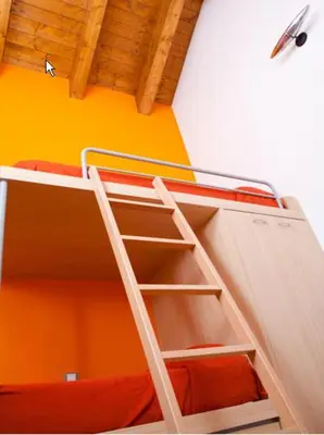 Litera o literas de una habitación en Apartahotel Castejón de Sos