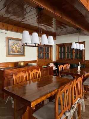 Un restaurante o sitio para comer en Hotel La Bonaigua