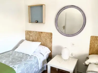 Cama o camas de una habitación en Charming House in El Poyo del Cid with Garden and Terrace