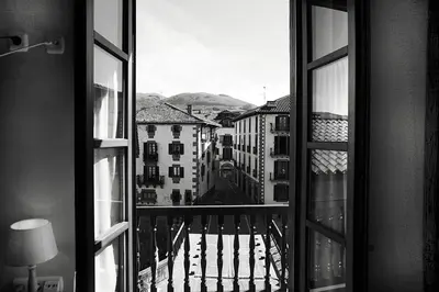 Vista general de una montaña o vista desde el hostal o pensión