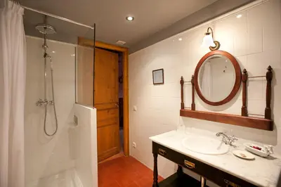 Un baño de Casa Leonardo