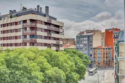 Edificio en el que se encuentra el hostal o pensión