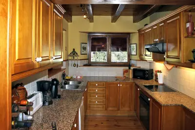 Una cocina o zona de cocina en Salardu magnifica casa