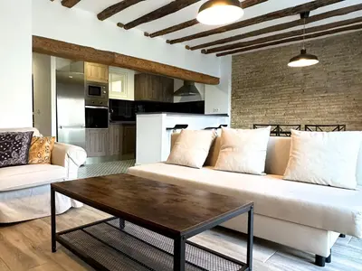 Una cocina o zona de cocina en Dos Torres Rivendel - Vistas a la Basílica del Pilar