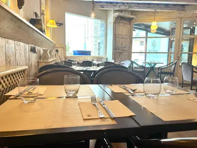 Un restaurante o sitio para comer en La Posada d'Àneu by RdA Hotels