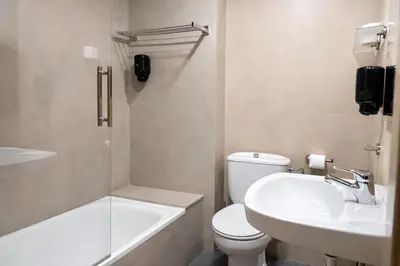 Un baño de La Posada d'Àneu by RdA Hotels