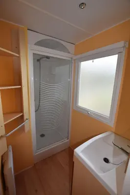 Un baño de Sabiñanigo Camp & Hotel