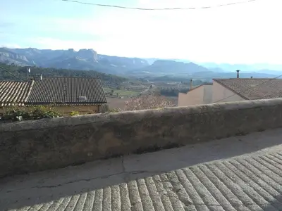 Vista general de una montaña o vista desde la casa o chalet
