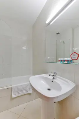 Un baño de Can Peixan