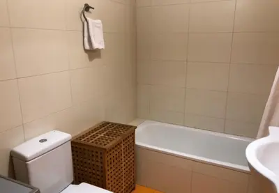 Un baño de EL CAPRICHO de NAGORE - Lic UAT678