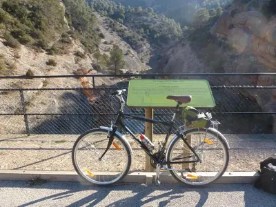 Montar en bicicleta en Antiga Estació de Benifallet o alrededores