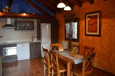 Una cocina o zona de cocina en Apartamentos La Era
