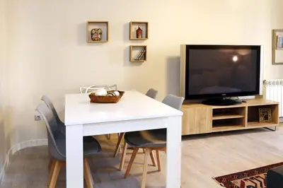 Una televisión o centro de entretenimiento en Cal Sisquet - LOLA