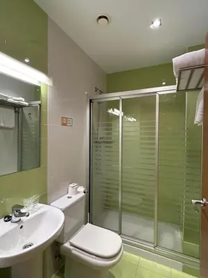 Un baño de Hostal Aralar