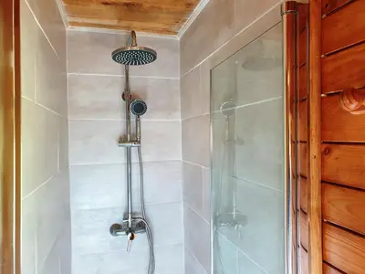 Un baño de Aiguestortes Camping Resort