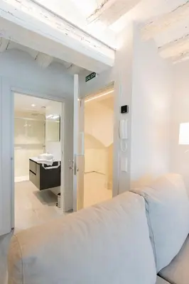 Zona de estar de APARTAMENTOS TURISTICOS - PAPEL ARMADO - Calle Caldereros 33