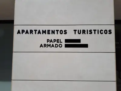 Certificado, premio, señal o documento que está expuesto en APARTAMENTOS TURISTICOS - PAPEL ARMADO - Calle Caldereros 33