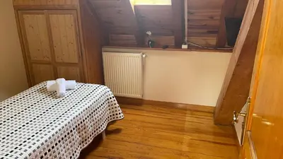 Una cocina o zona de cocina en Hostal Ezkaurre