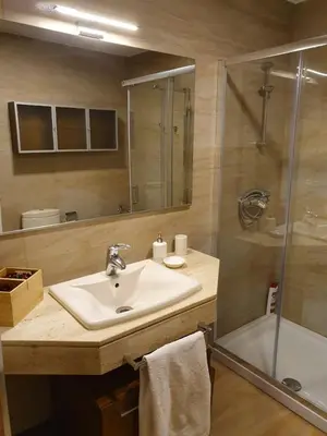 Un baño de LA GATERA 1D BAJO ARAGON - MATARRAÑA