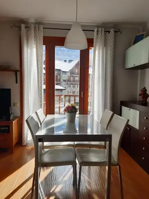 Una televisión o centro de entretenimiento en CASA MARCOS