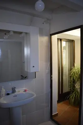 Un baño de Casa Larrosa rural en Sierra de Guara