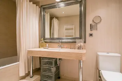 Un baño de Luderna - Apartamento Besiberri