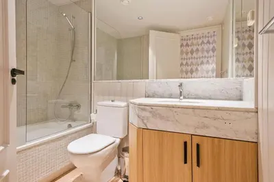 Un baño de Luderna - Apartamento con terraza Bonaigua A4 Varicauba