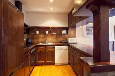 Una cocina o zona de cocina en Luderna - Apartamento con terraza Bonaigua B2 Salient