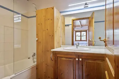 Un baño de Luderna - Apartamento con terraza Orri A3