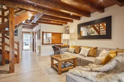 Zona de estar de Luderna - Casa con jardín Vista Aneto