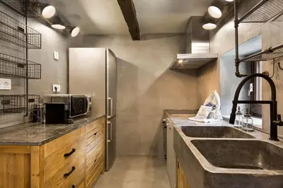Una cocina o zona de cocina en Luderna - Casa con terraza dera Aubeta