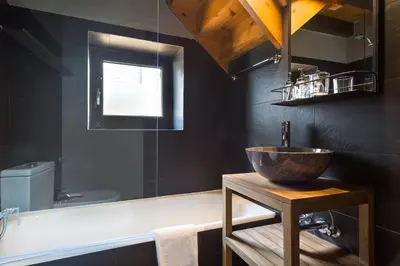 Una cocina o zona de cocina en Luderna - Casa con terraza dera Aubeta