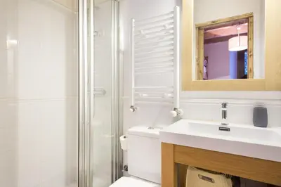 Un baño de Luderna - Casa Obago