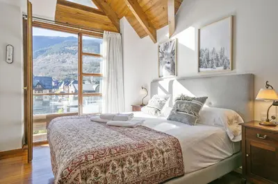 Cama o camas de una habitación en Luderna - Dúplex Comets 4J