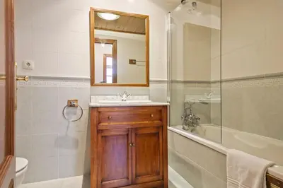 Un baño de Luderna - Dúplex Comets 4J