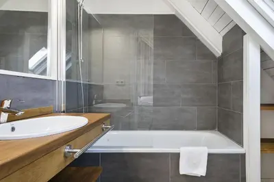 Un baño de Luderna - Dúplex Sant Miquèu