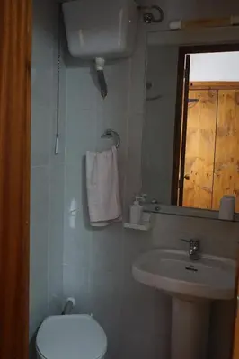 Un baño de Casa Rural La Escuela