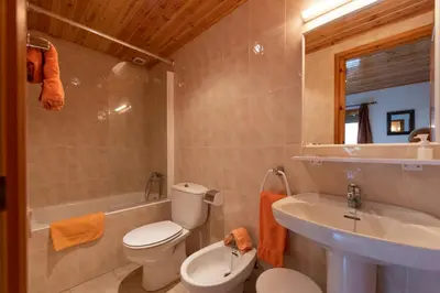Un baño de Casa Rural Besolí