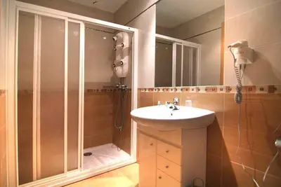Un baño de Hotel Gomar
